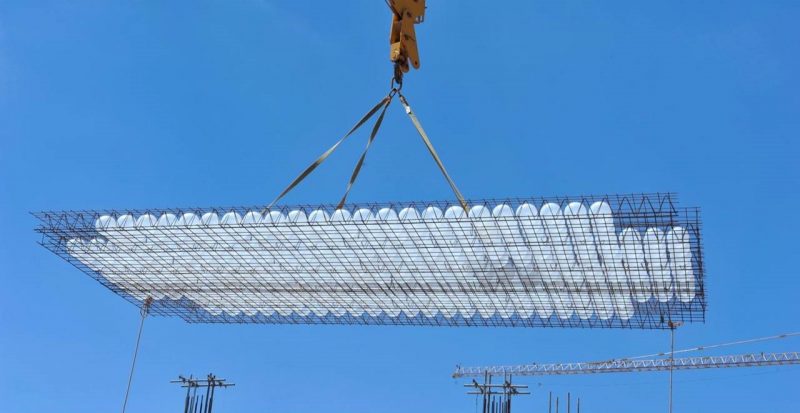 Sistema BubbleDeck reduz até 35% do peso da laje