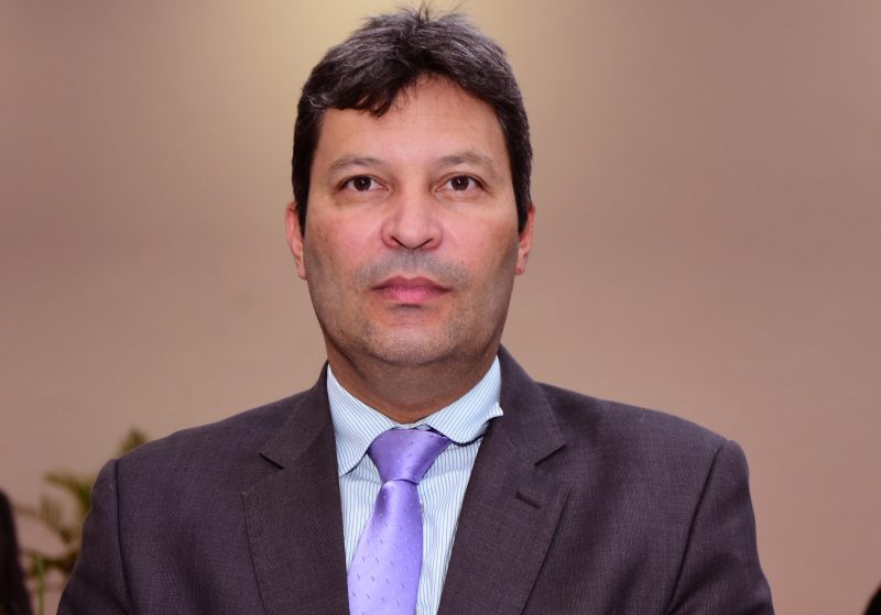 Miguel Bahiense, presidente da Plastivida, se posiciona na guerra dos canudos plásticos