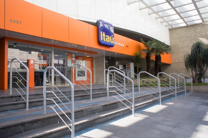 fachada itau unibanco