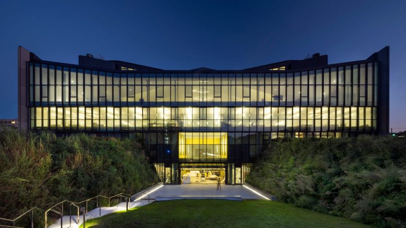 Daniels Building at One Spadina Crescent
