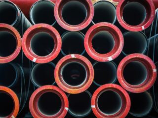 Indústria química avança com mangueiras de alta resistência